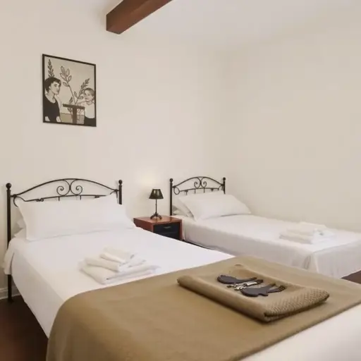 Hostel Económico En Segovia - Duermevela